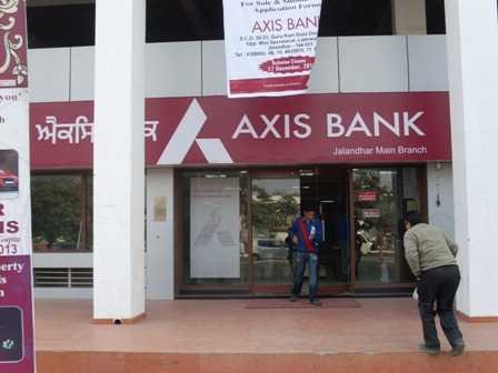 Axis Bank-fnbworld