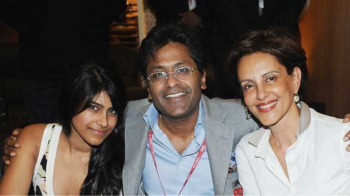 Lalit Modi (center) - fnbworld