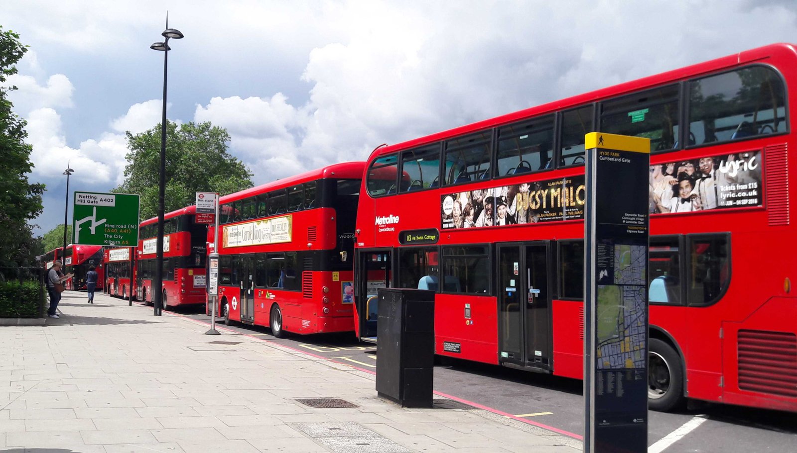 Famous London Buses-fnbworld