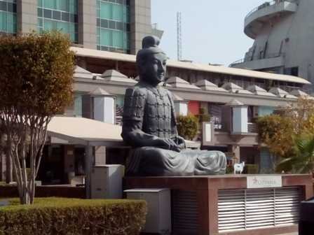 Outside view of a shopping mall-fnbworld