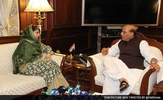 Kashmir CM Mehbooba with Home Minister Rajnath Singh- fnbworld