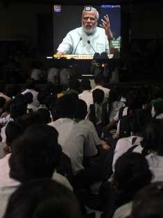 PM Modi addressing school children-fnbworld