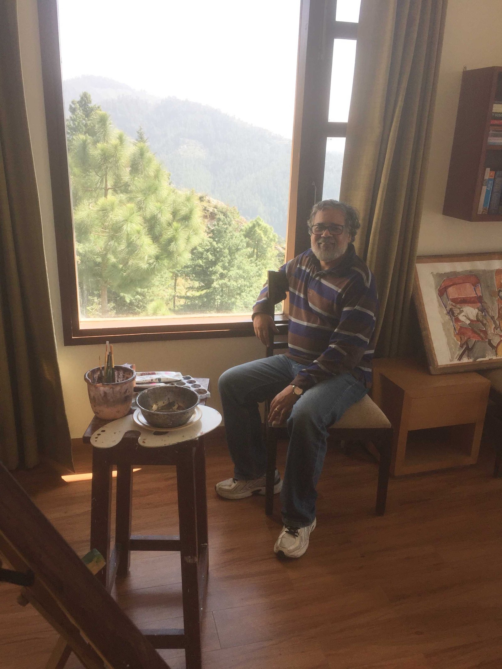 Ranjan Kaul in his studio at Shimla-fnbworld