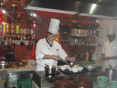 chef joy in kitchen-fnbworld