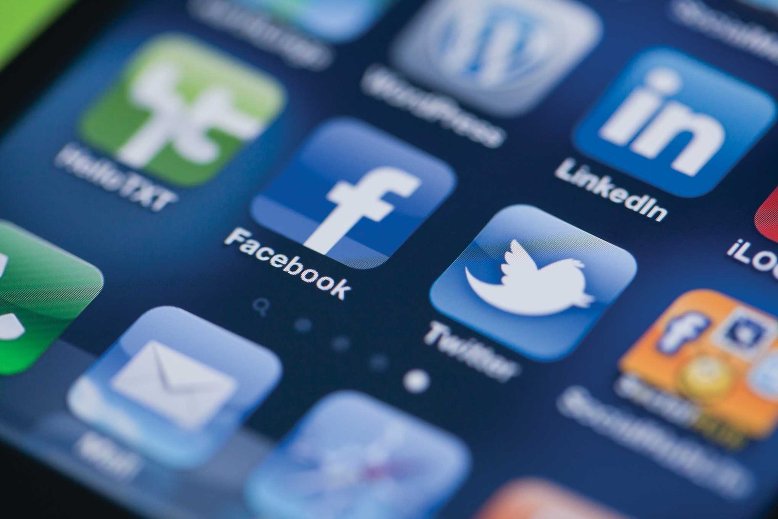 Social Media-fnbworld