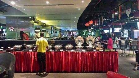 Buffet spread at Underdogg-fnbworld